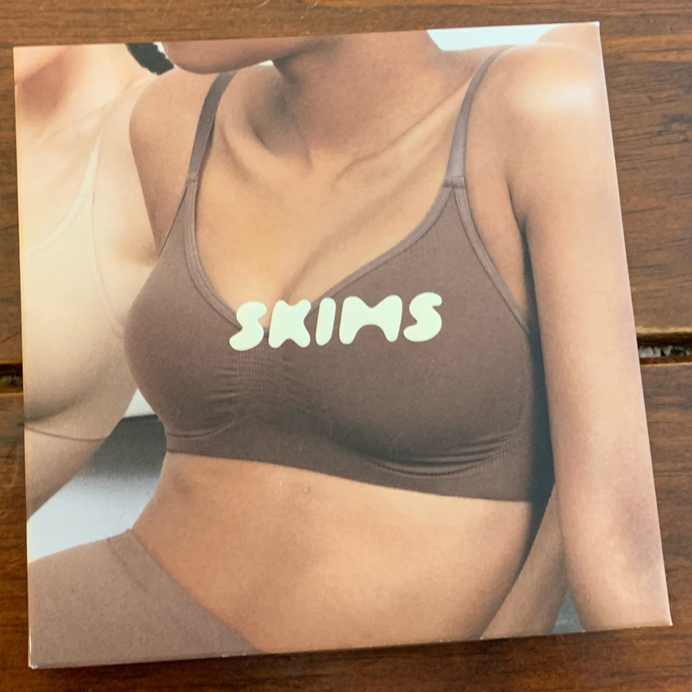 SKIMS SCULPTING BRALETTE 1